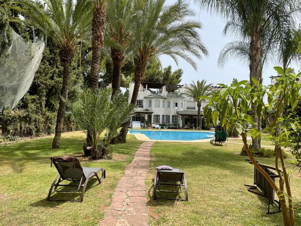 Rumah liburan Spacious House With Private Pool Next To Golf Club Marbella