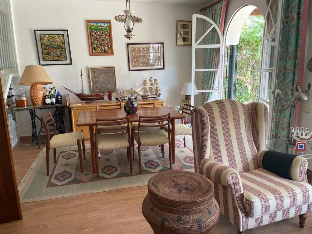Rumah liburan Spacious House With Private Pool Next To Golf Club Marbella
